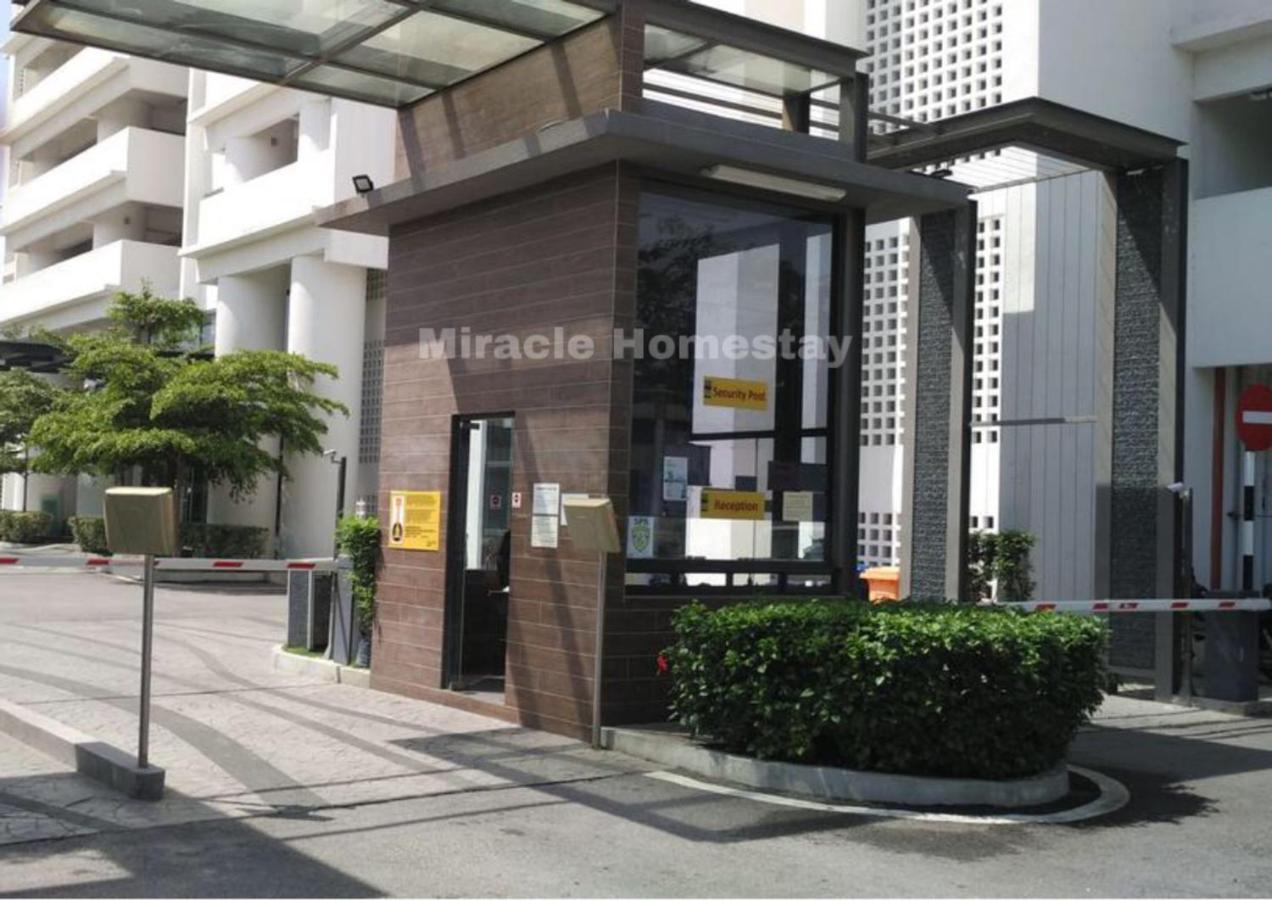 Miracle Woodsbury Habour Place 버터워스 외부 사진